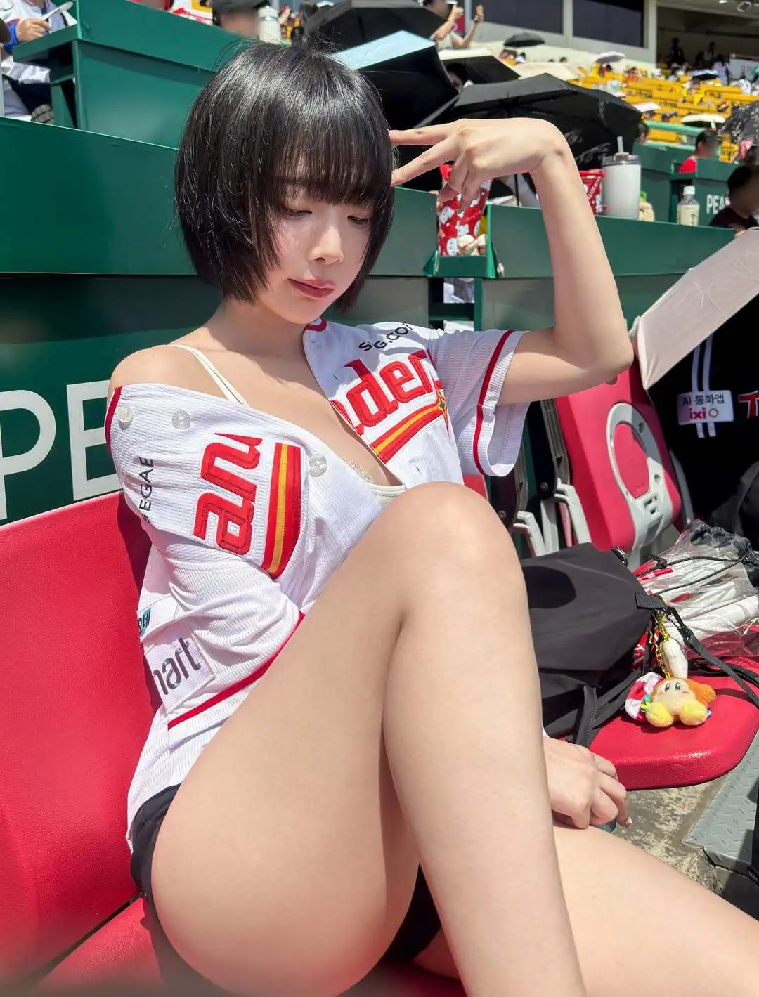 야구 직관간 인경 눈나.jpg