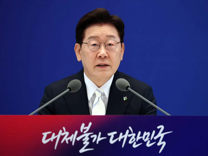 이 대통령 지지율 50.4%…선거 전보다 9.4%p 하락 [KSOI]