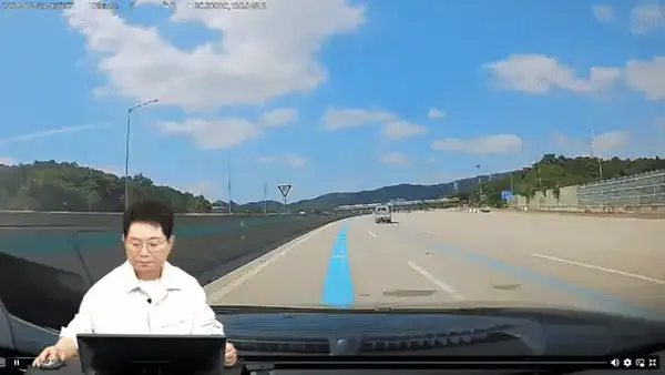 소나타는 면허 반납하고 다시는 운전하지마라..gif