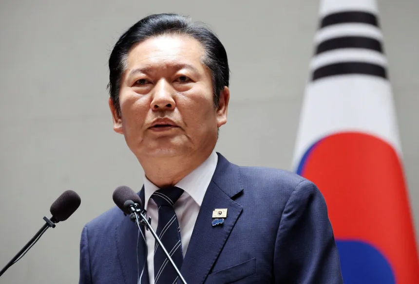 민주당 비공개 의총서 정청래 대표 사퇴 목소리 나와