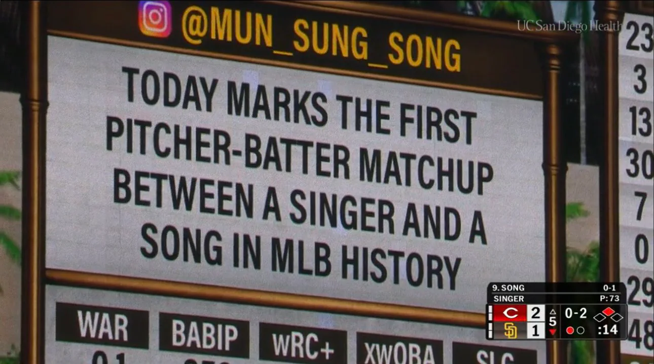 오늘은 MLB 역사상 가수와 노래의 첫 투수-타자 대결입니다