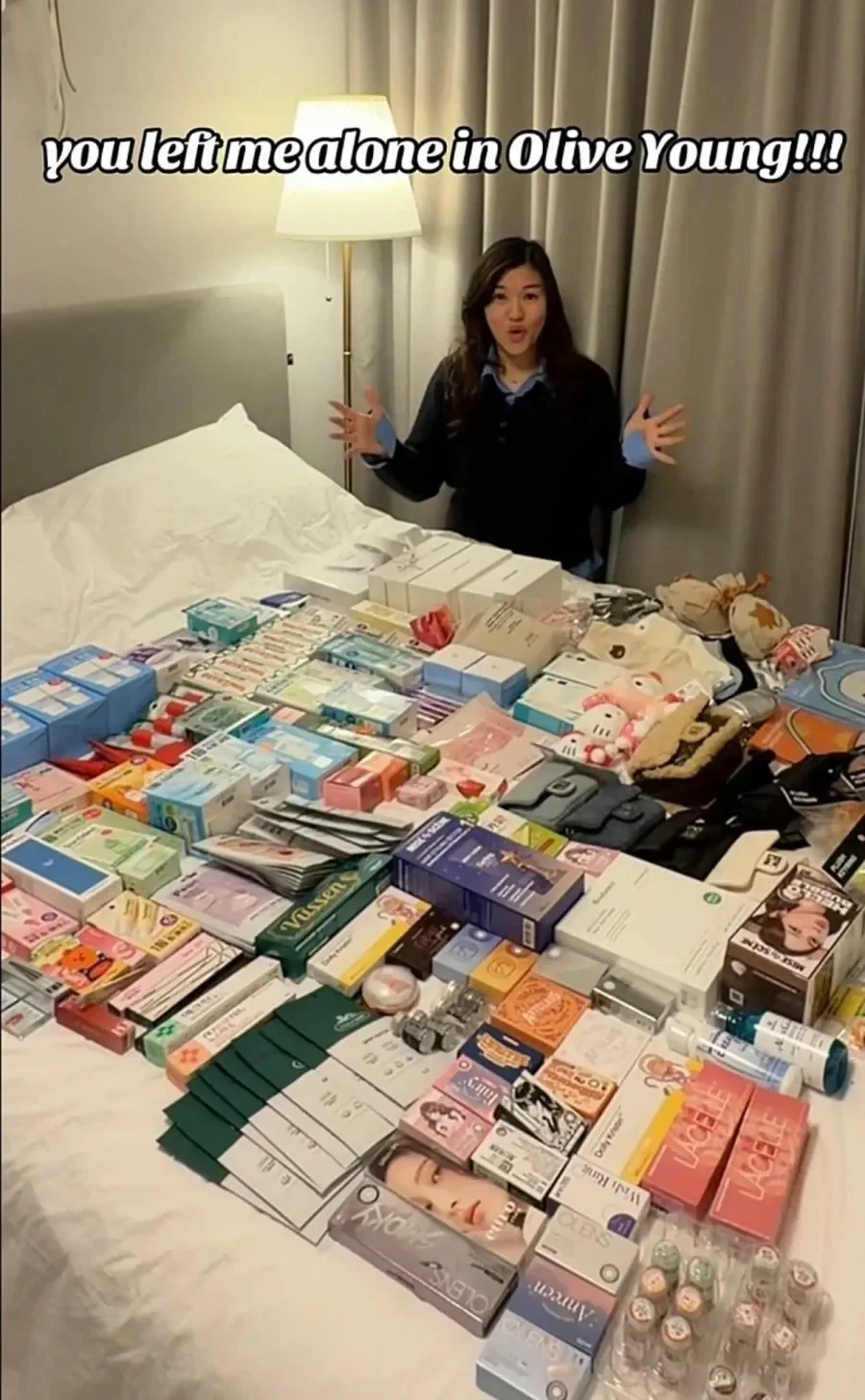 외국인이 한국 와서 쇼핑하고 남긴다는 기념샷 .jpg