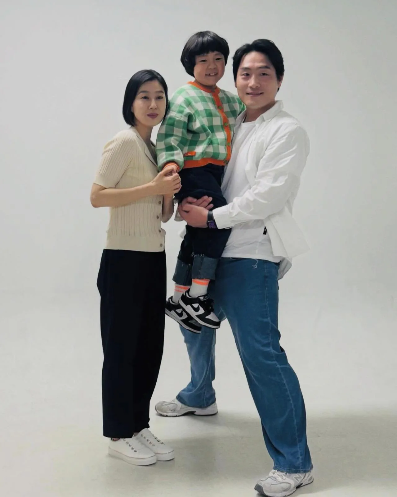 드라마 참교육 우진이네 과몰입 방지 비하인드 사진.jpg