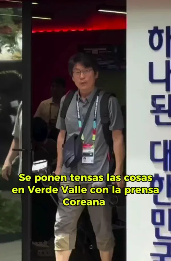 똥씹은 표정짓는 기레기들