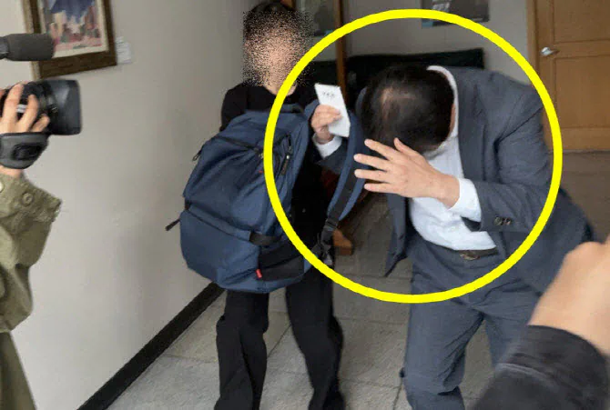 '화장실 불법 카메라 설치' 전 충북교육청 장학관…검찰, 징역 2년 구형