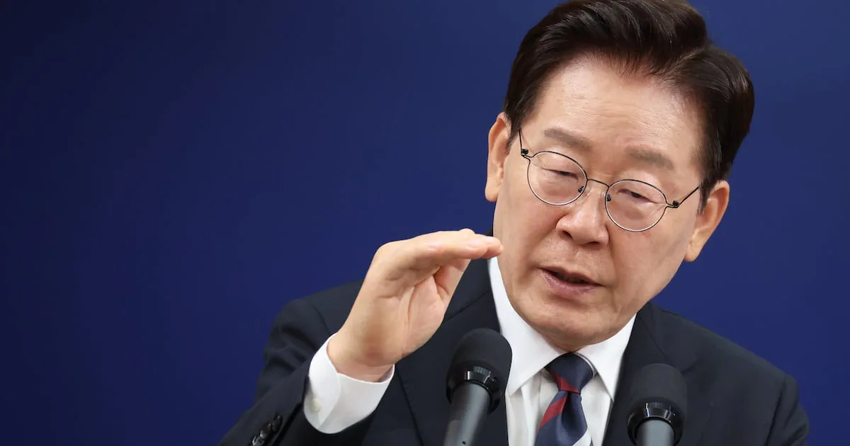 李대통령 "선거일 기점으로 지지율 폭락…엄중한 평가"
