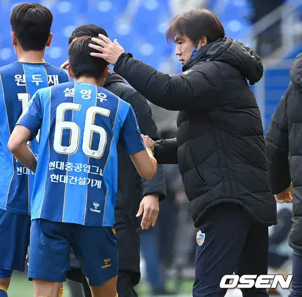 뇌피셜) 홍명보가 옌스 안쓰는 이유