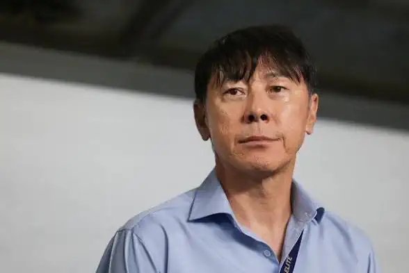 홍명보 내일안에 경질 시켜야 됨