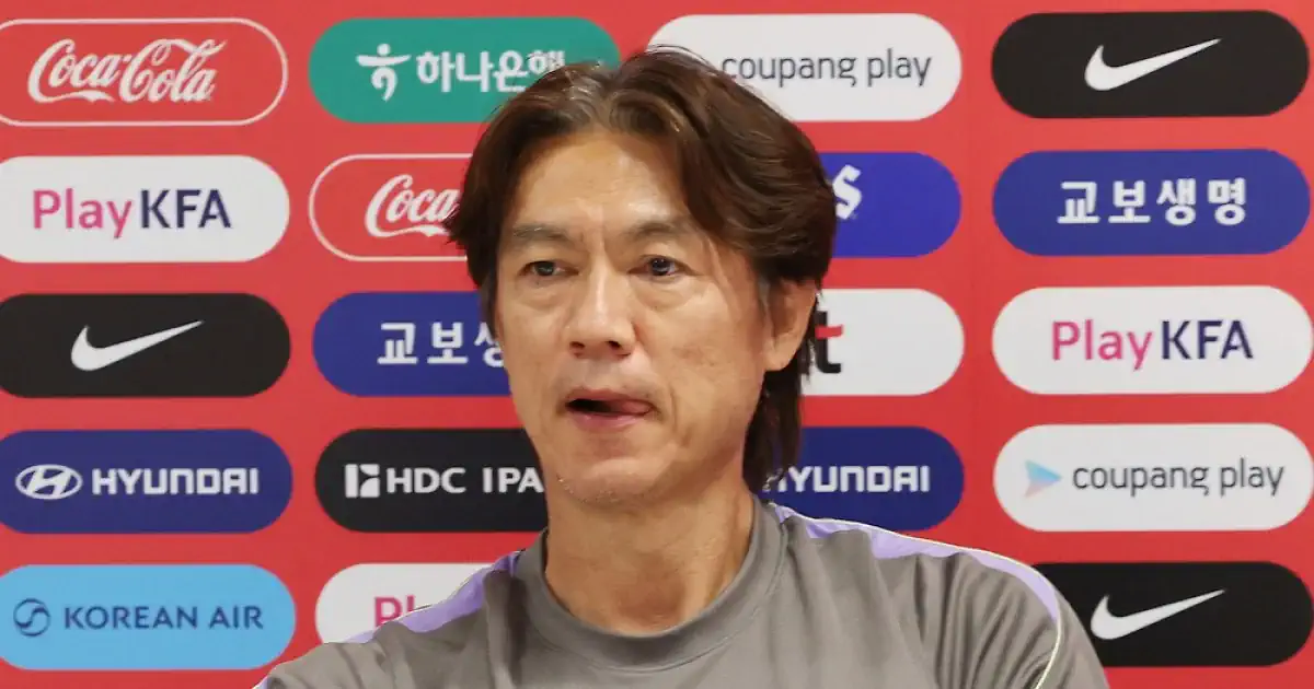 홍명보 "모든 책임은 감독…어떻게든 다시 팀 만들 것"