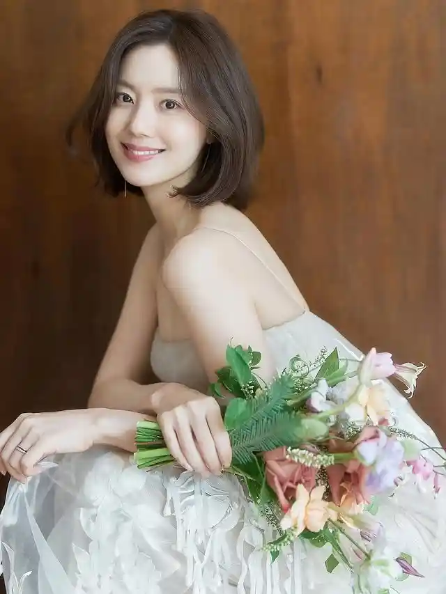오늘 결혼하는 문채원