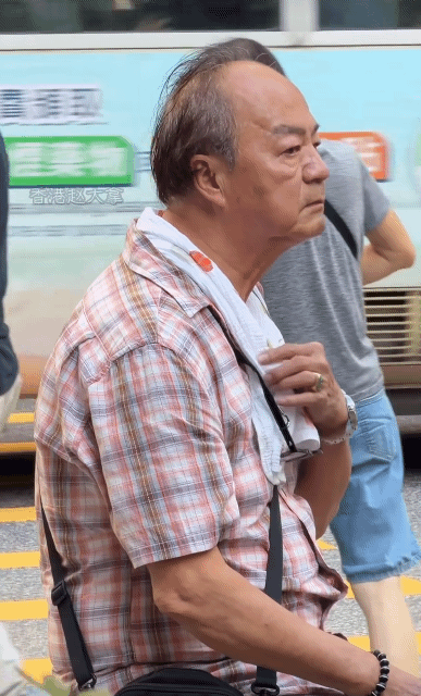 영웅본색 적룡형님 근황. gif