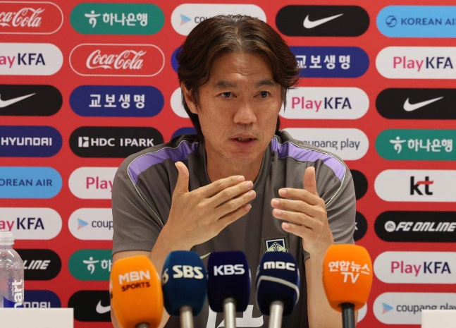 홍명보 "왜 이런 경기력 나왔는지 당황" 감독도 원인 모른다는 '남아공 졸전…