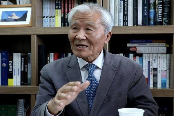 조갑제 “부정선거 음모론은 공산주의와 비슷한 정신질환”