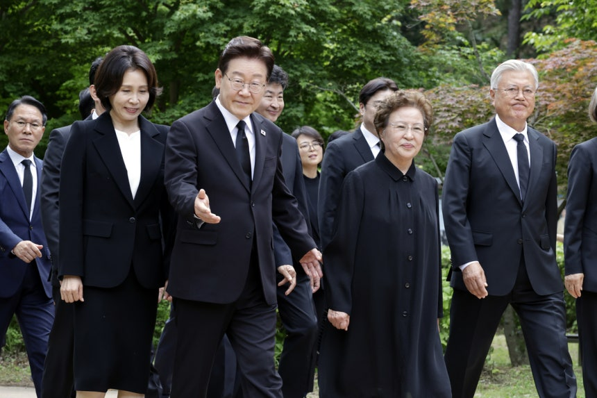 이 대통령·문재인 전 대통령 오찬 메뉴 ‘비빔밥·수란채·화채’…“화합·통합…