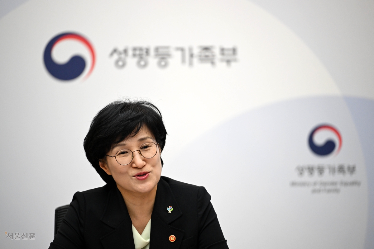 “임신중지 약물 도입, 장관직 걸 각오로 임기 안에 추진할 것”