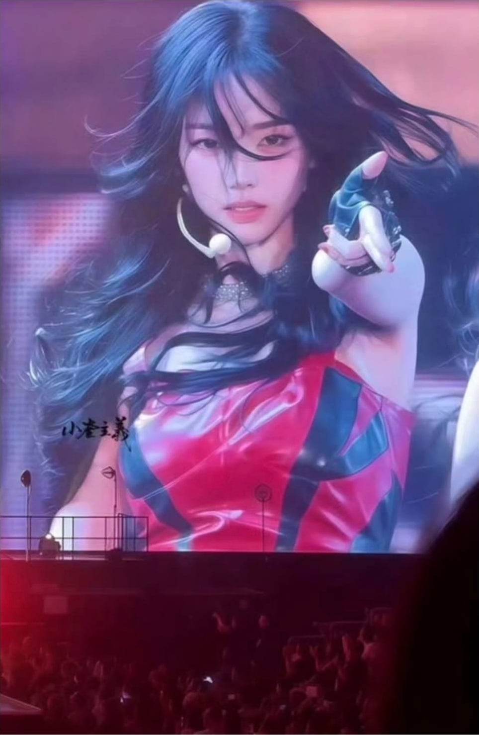 전광판 모습 갱신한 카리나
