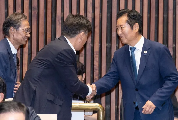 '정부, 5월에 '보완수사권 폐지' 입장 전해와'… 與 비공개 의총서 무슨…