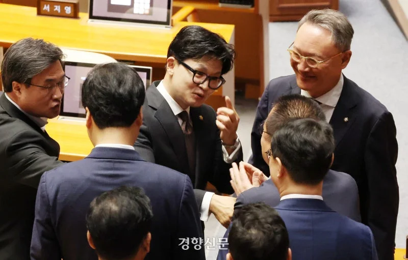 윤석열..한동훈은 할아버지도 빨갱이"