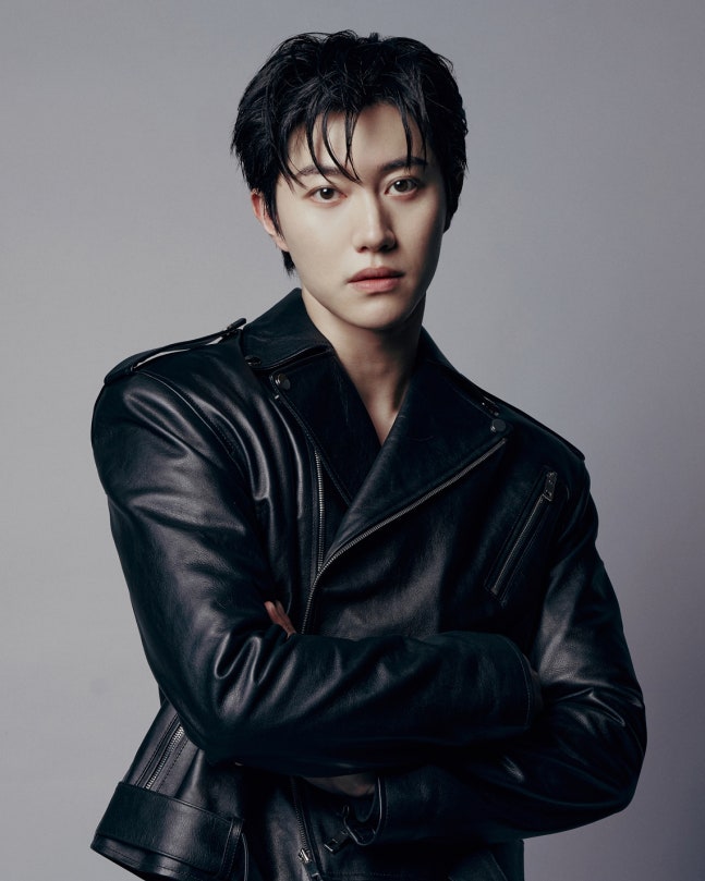 더블랙레이블 간 곽동연, 새 프로필 공개
