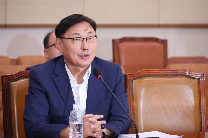 이화영 전 부지사, 위증 혐의로 징역 4개월
