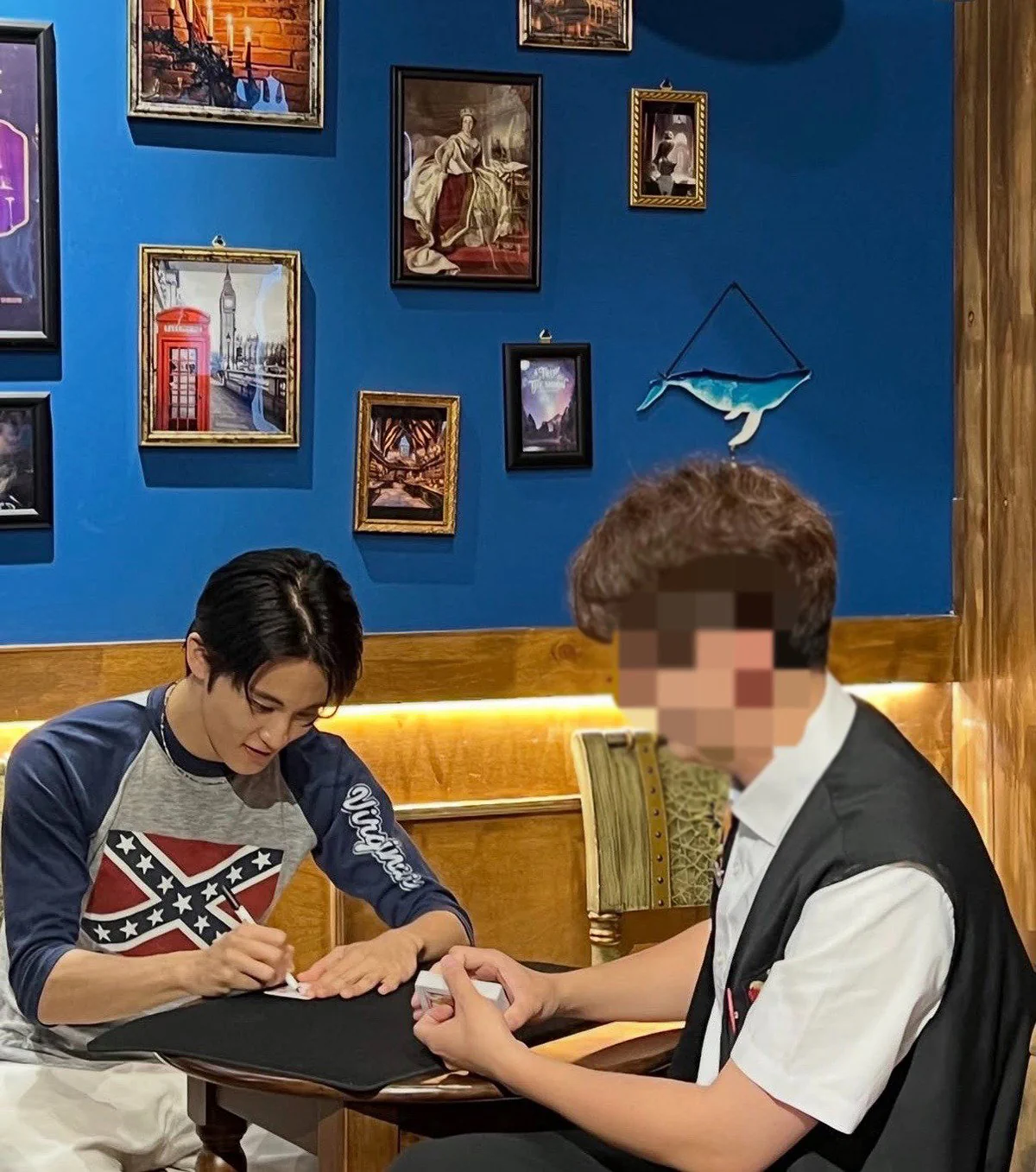 남부연합기 문양 티셔츠 입고 논란되자 사과문 올린 가수 마크
