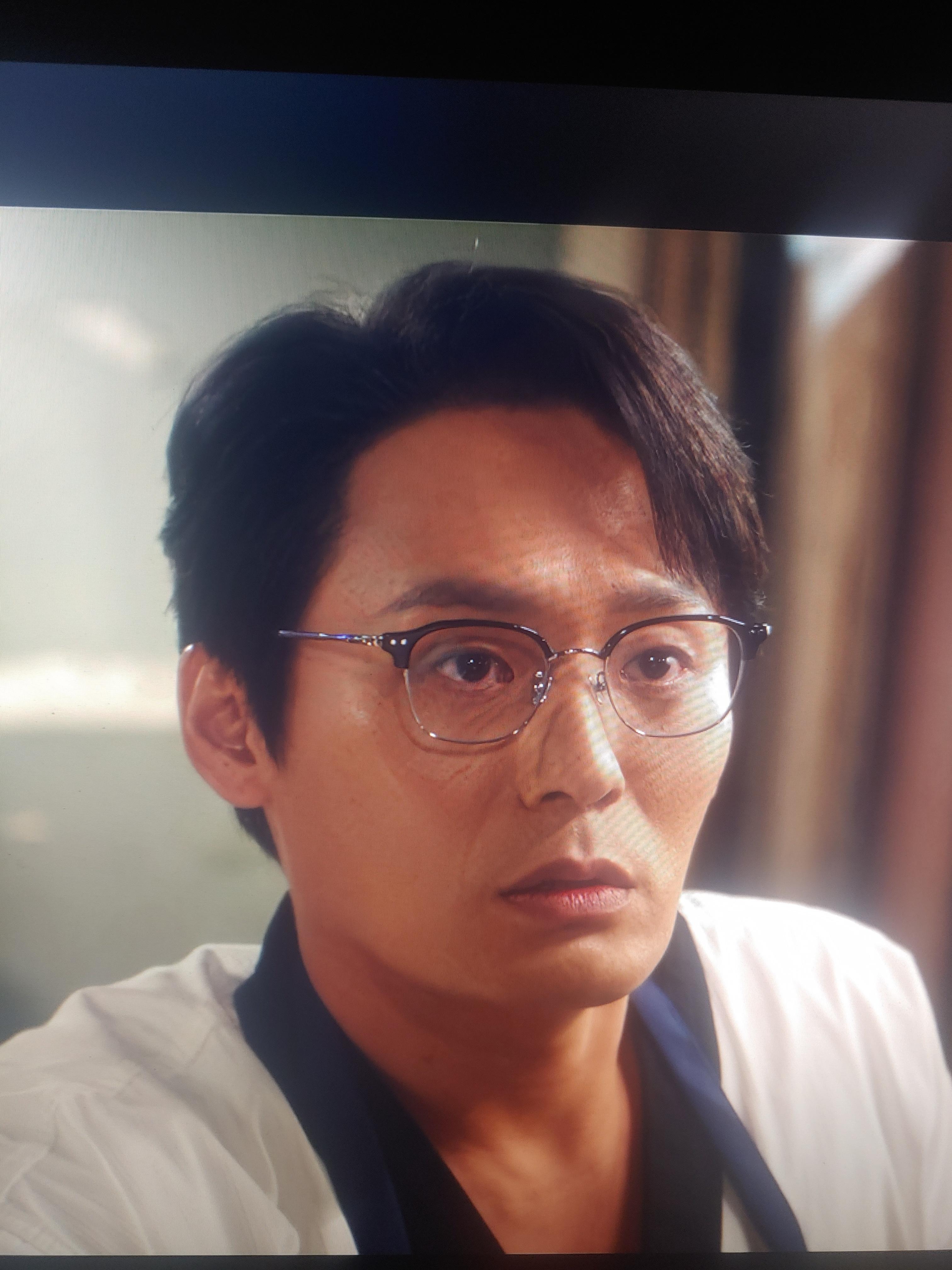 넷플 김부장 초반 보고 있는데