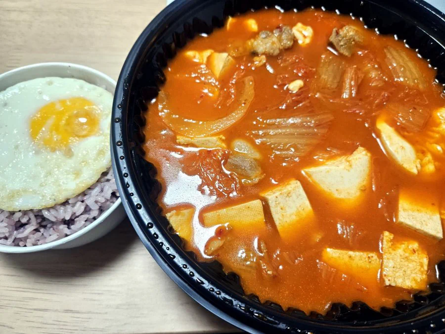 감칠맛이 폭발하는 라면를 먹었습니다