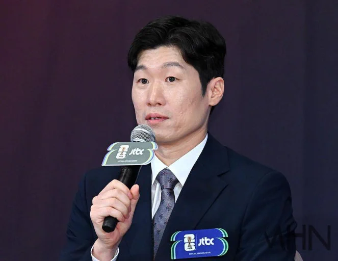차기 축구 국가대표 감독을 손정웅. 코치로 차두리 이영표로 4년 믿고