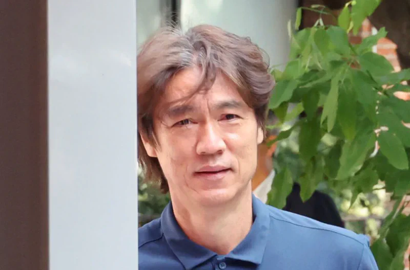 “당분간 한국 안 올 것” 홍명보 미국 출국 이유가… “살해 협박 피해서”