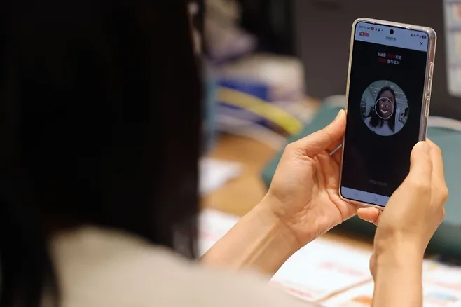 휴대폰 개통·번호이동 시 ‘안면인증’ 도입...통신3사·알뜰폰 전 채널로 확…