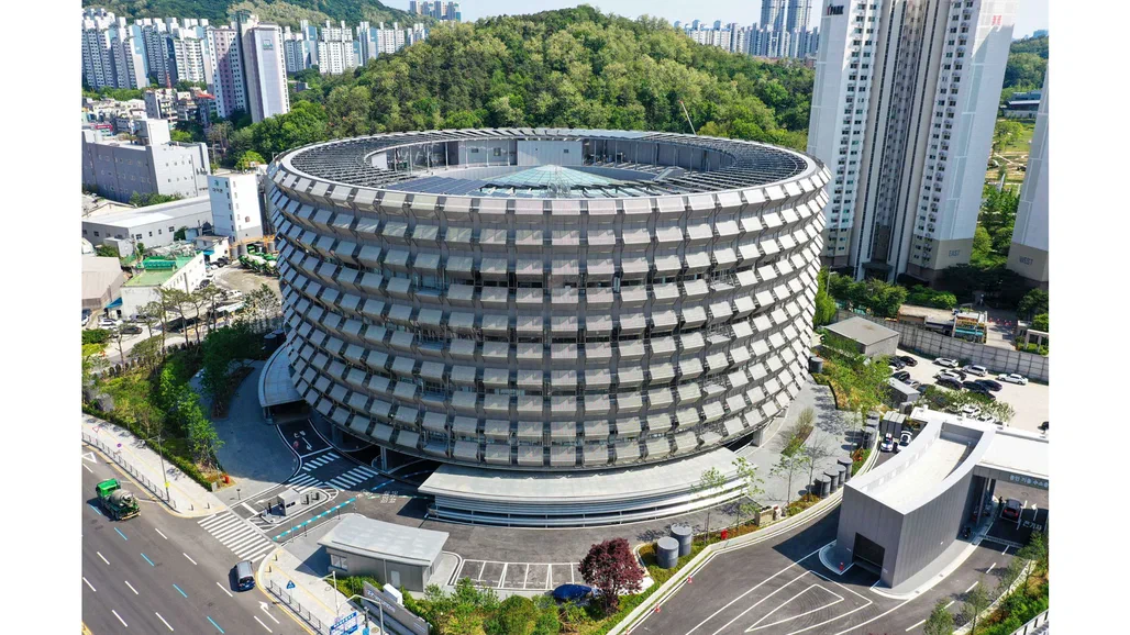 갤러리나 백화점같은 새로 오픈 한 '현대차 정비 서비스센터' 디자인 수준