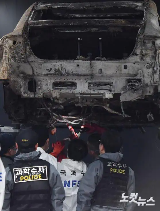 중국 전기차에서 떨어져 나가버린 배터리 ㄷㄷ