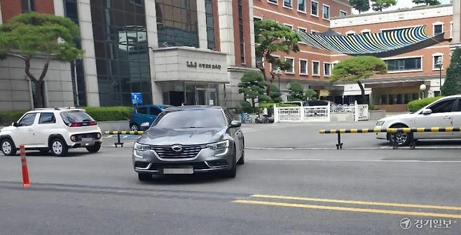 “차 진입 불편해서”…인천 부평감리교회, 도로 중앙선 ‘…