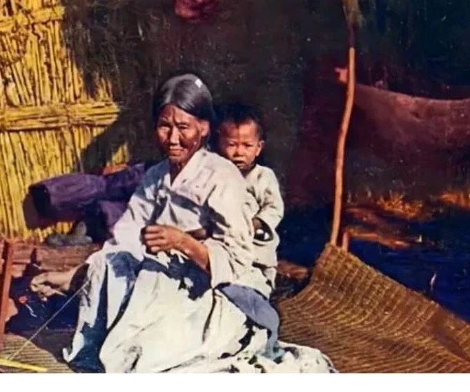 옛날 20대와 40대 여인
