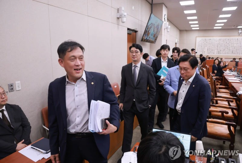 보완수사권 폐지 법사위 통과