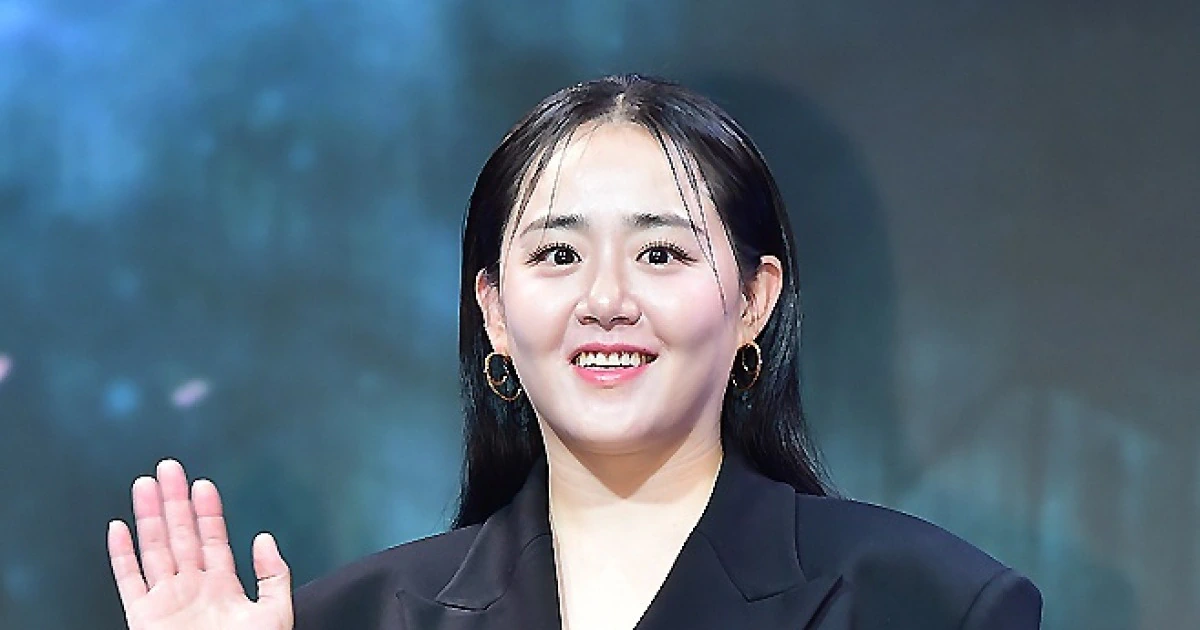 '국민여동생' 문근영, '품절녀' 됐다…7세 연상 정평과 극비 결혼