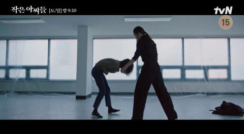 진선규 부인은 여기서도 연기 잘하더군요.jpg