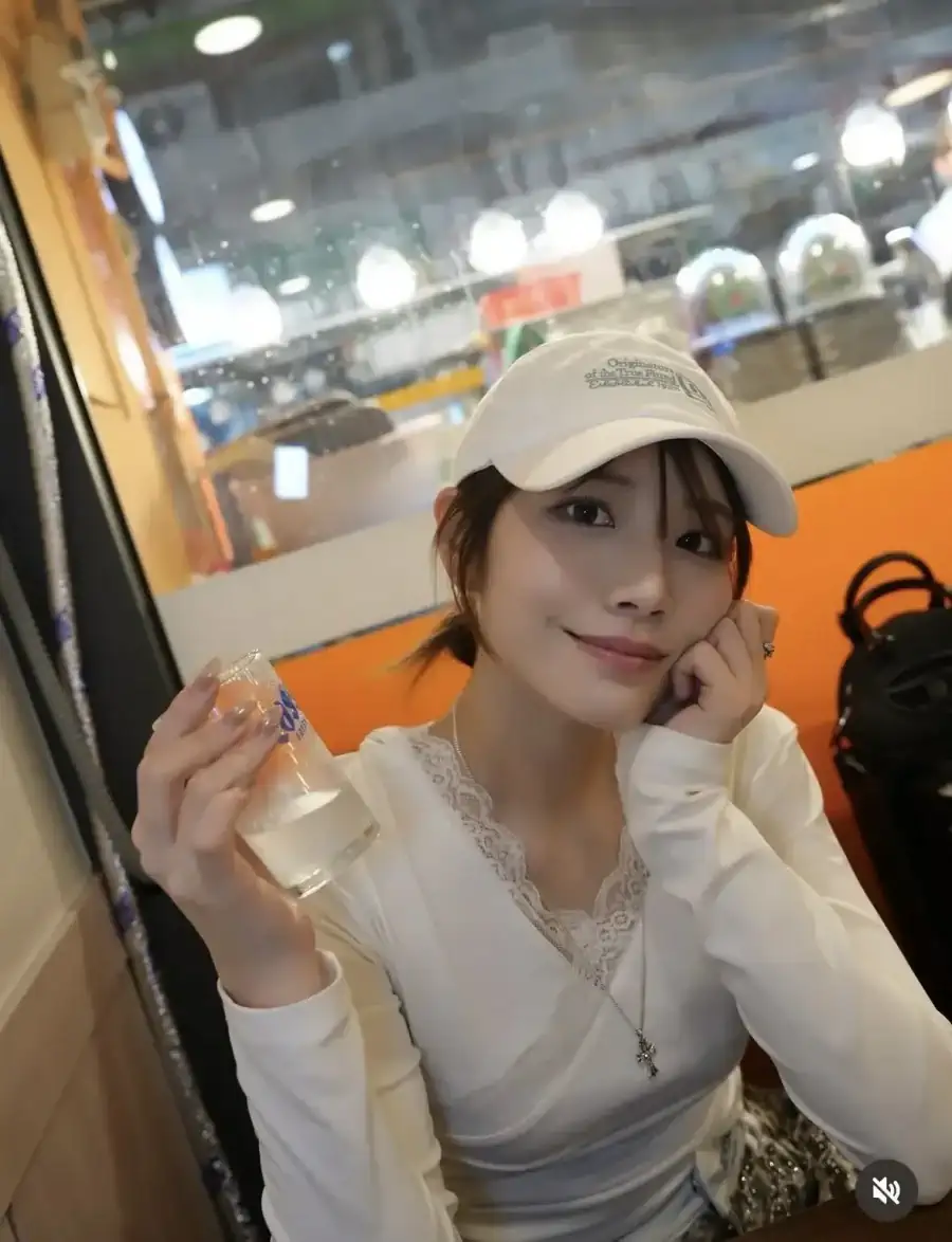 광장시장에 놀러온 일본 여배우.jpg