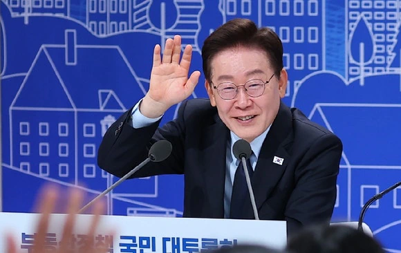 李 대통령 지지율 1%p 하락한 51%…與는 4%p 상승 [한국갤럽]