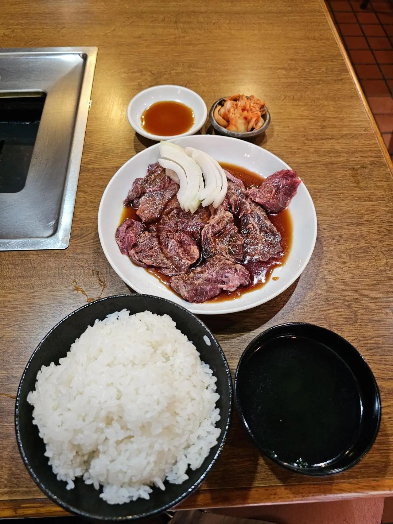 와세다 대학 990엔 야키니쿠 갈비 정식.jpg