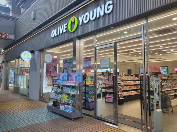 여름철 올리브영의 역할