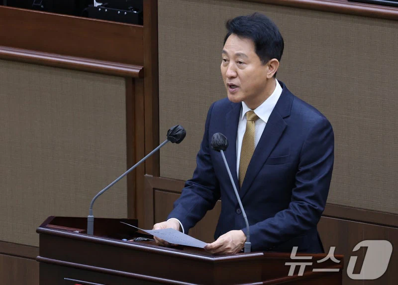법원 '오세훈, 명태균에 여론조사 의뢰하고 후원자가 비용 대납'