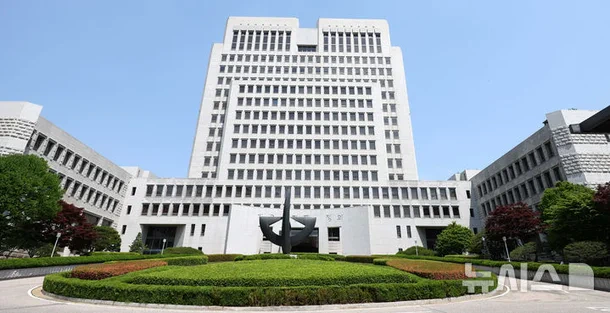 성추행·폭행 삼촌에 흉기 든 조카, 유죄?…대법이 뒤집었다