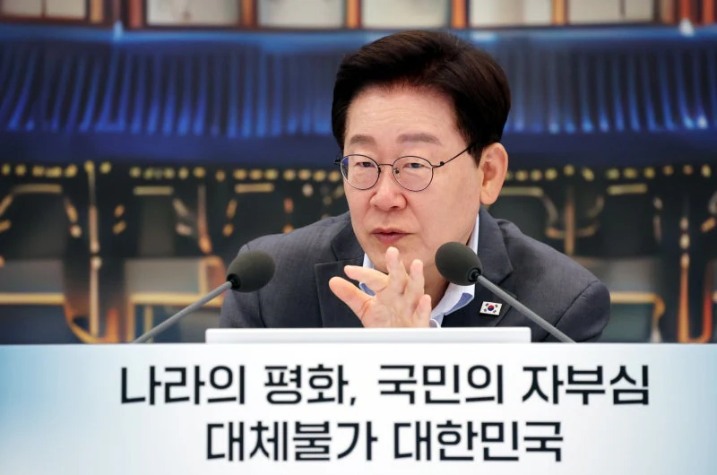 '쿠데타 재발 막겠다'… 李대통령, 육·해·공 사관학교 통합 추진 지시