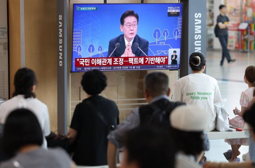 심상찮은 2030…이 대통령 지지율 20대 한주 만에 18.8%p 하락