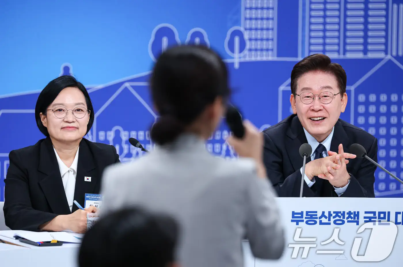 李 "부족하면 한번 더" …韓총리 주재 27일 추가 부동산 대토론회