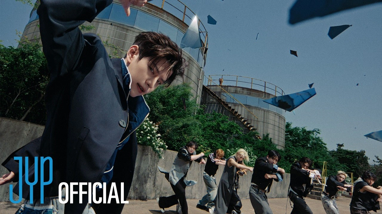 Stray Kids(스트레이 키즈) "This & That" M/V