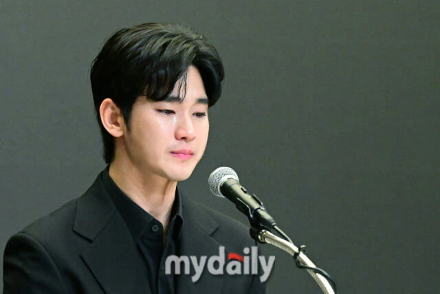 김수현, 김새론과 미성년자 교제 의혹 '무혐의 처분'