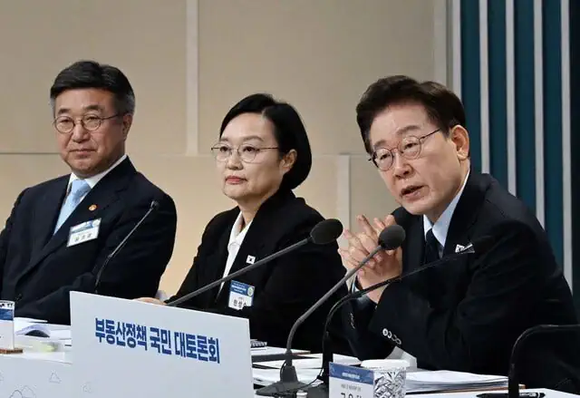 이 대통령 “재개발·재건축, 주택 공급 효과 크지 않아”