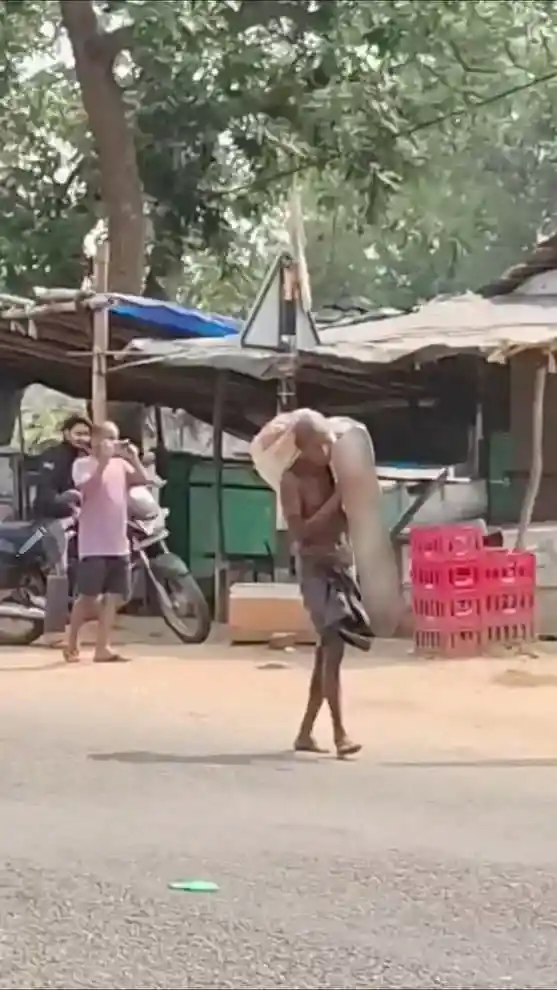 약혐) 매장했던 누나의 시신을 다시 꺼낸 이유..jpg
